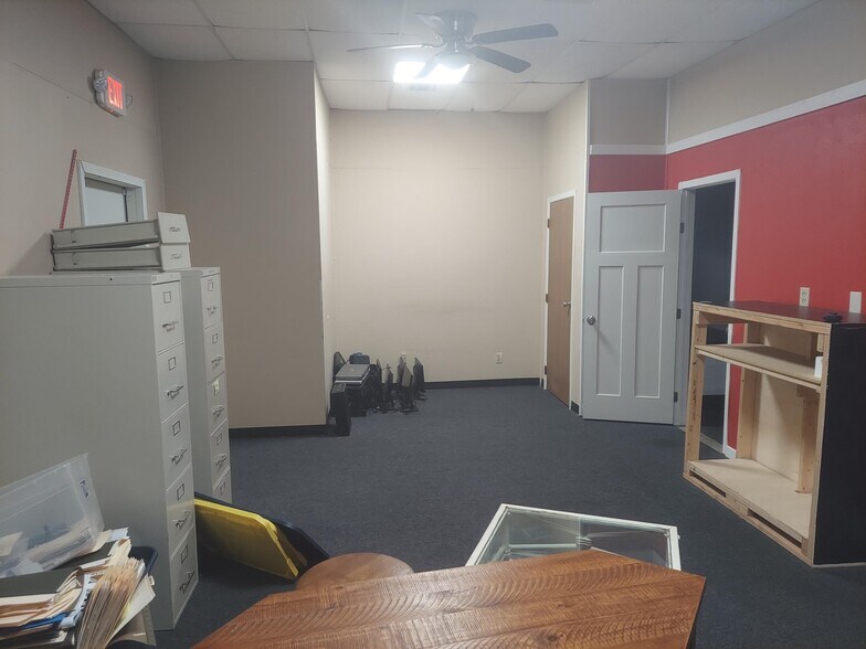More Photos Of 180 E Burgess Rd, Pensacola Office For Lease