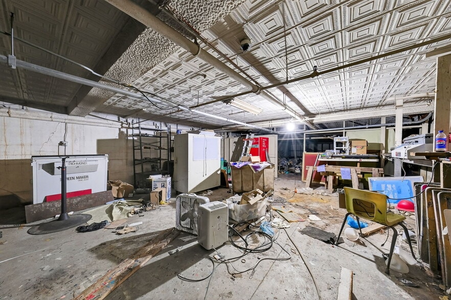 More Photos Of 2000-2014 Salisbury St, Saint Louis General Retail For Sale