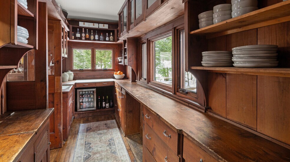 More Photos Of 56 Turner Mill Ln, Stowe Specialty For Sale