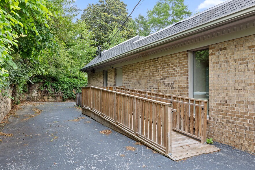 More Photos Of 4611 Hixson Pike, Hixson Office For Lease