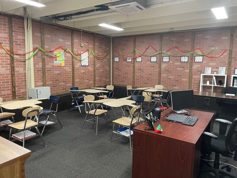 More Photos Of 246 E Fiddlers Canyon Rd, Cedar City Office For Sale