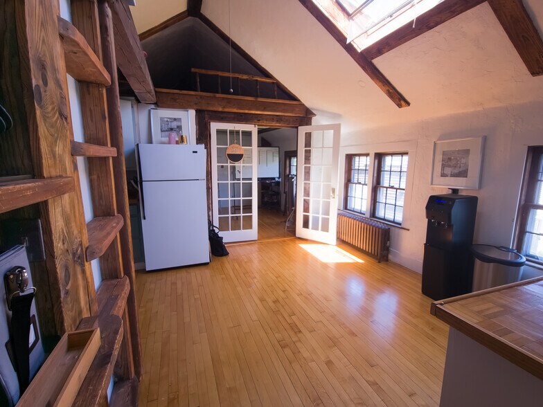 More Photos Of 25 Washington St, Norwell Freestanding For Sale