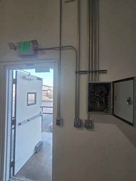 More Photos Of 3443 NW 107th St, Miami Warehouse For Lease