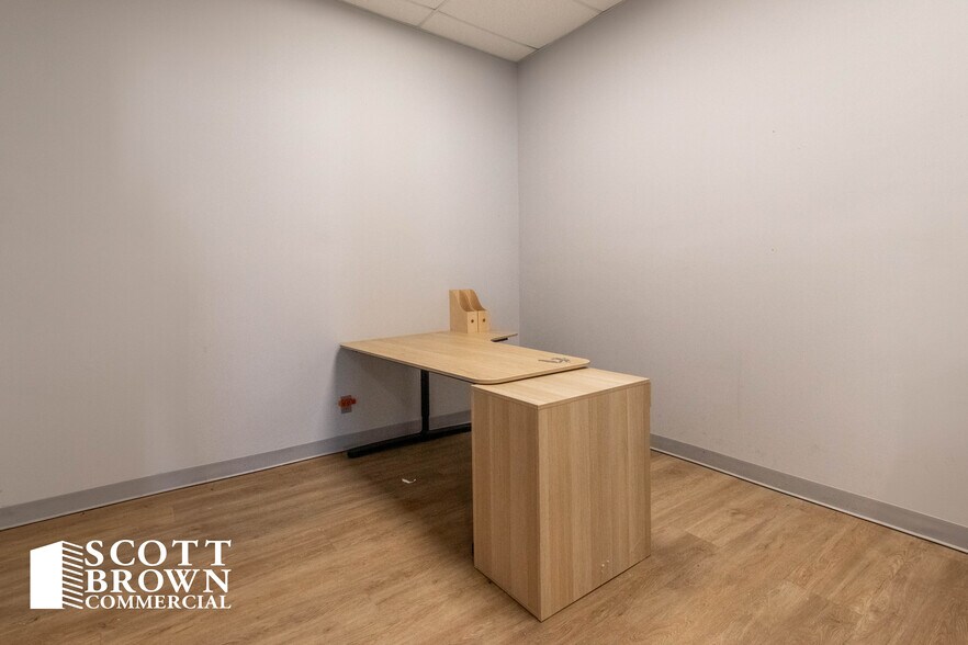 More Photos Of 1512 I-35 W, Denton Unknown For Lease