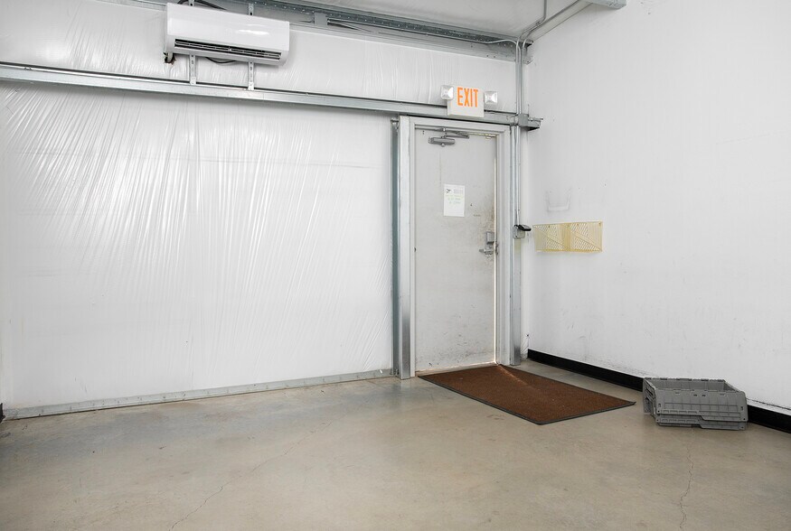 More Photos Of 4285 Hwy 31 W, Tyler Showroom For Lease