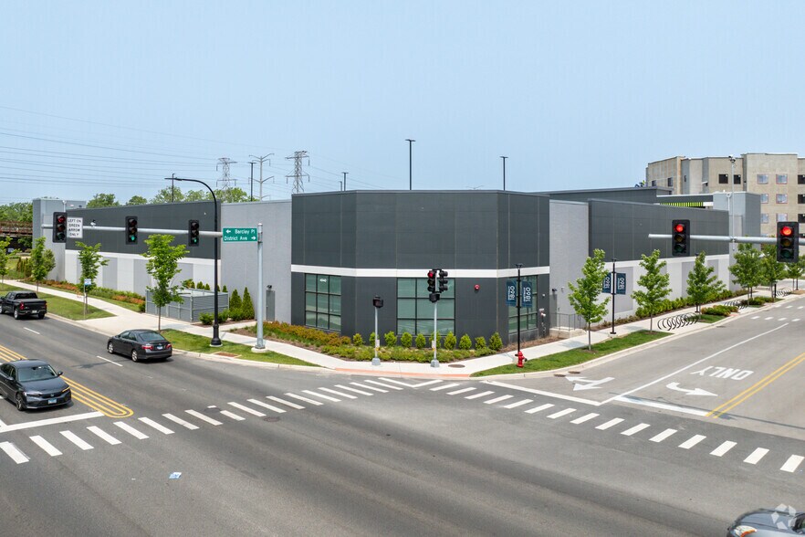 More Photos Of 4540 W Touhy Ave, Lincolnwood Supermarket For Lease