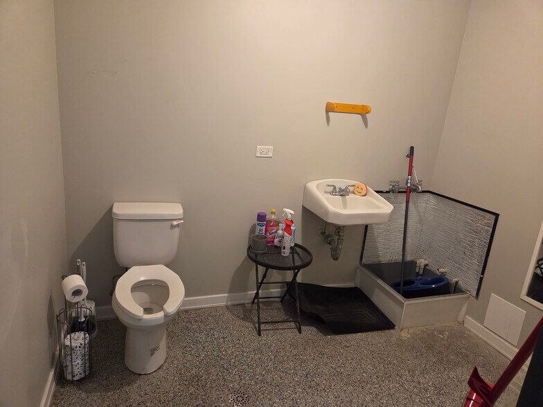 More Photos Of 1655-1657 N Western Ave, Chicago Apartments For Lease