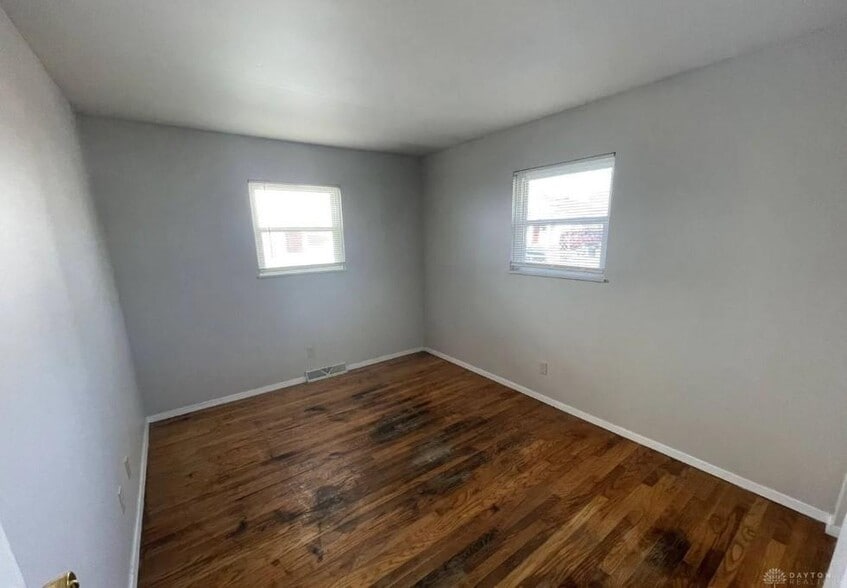 More Photos Of 3218 Illinois Ave, Middletown Apartments For Sale