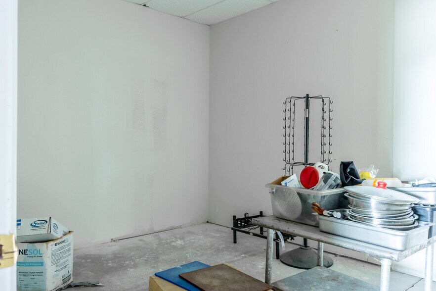 More Photos Of 7017 Baker Blvd, Richland Hills Storefront Retail Office For Lease