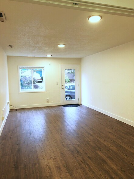 More Photos Of 1733-1737 SE Morrison St, Portland Apartments For Lease