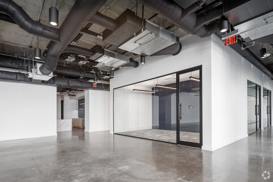 More Photos Of 3232 E Cesar Chavez St, Austin Unknown For Lease