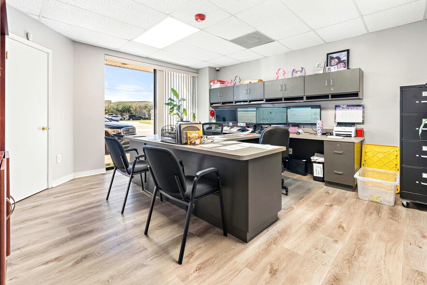 More Photos Of 30 Veterans Memorial Blvd, Kenner Warehouse For Sale