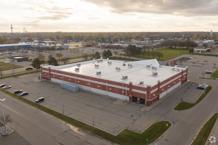 More Photos Of 5216 W Saginaw Hwy, Lansing Freestanding For Lease