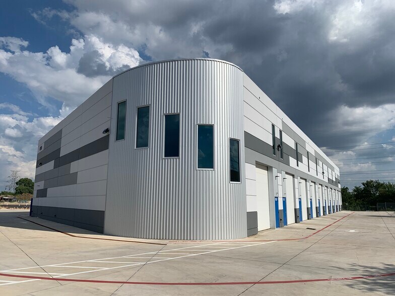 Primary Photo Of 4440 Tradition Trl, Plano Light Distribution For Lease