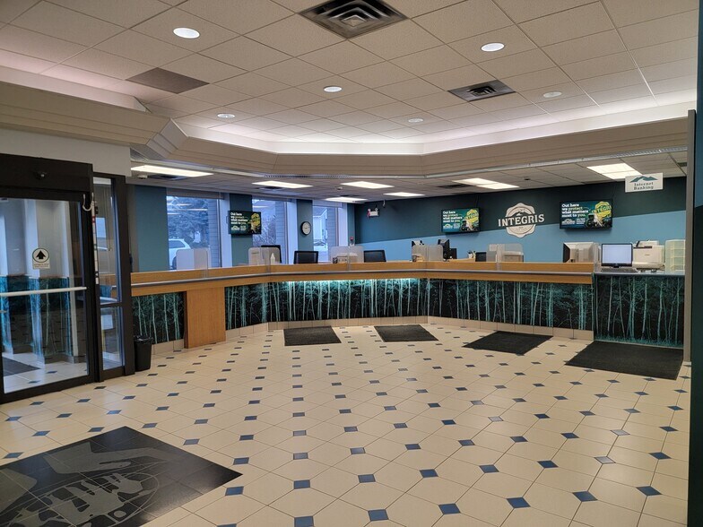 More Photos Of 1532 6th Av, Prince George Office For Lease