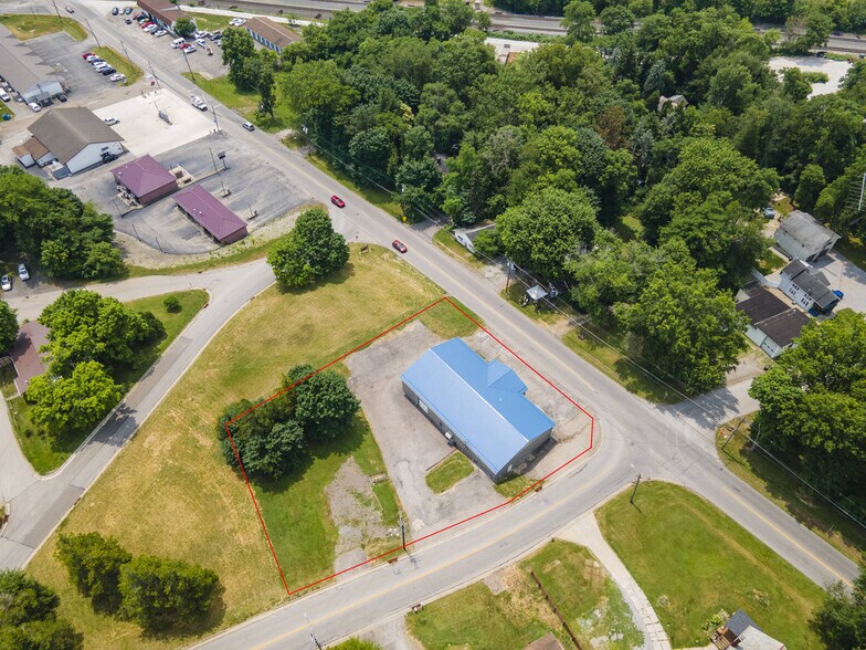 More Photos Of 1516 S Lincoln Ave, Salem Freestanding For Sale