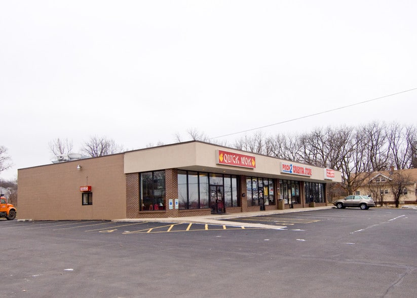 More Photos Of 5811 Forest Hills Rd, Rockford Storefront For Lease