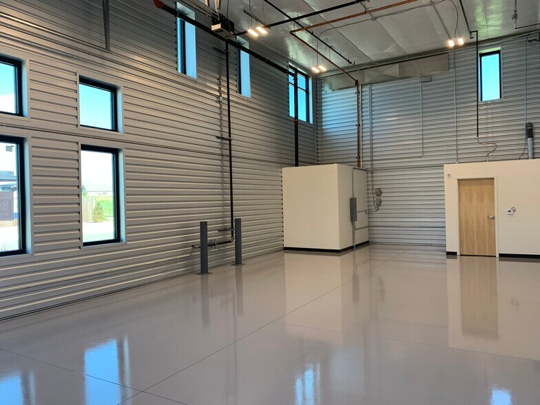 More Photos Of 5705 N Garfield Ave, Loveland Industrial For Sale