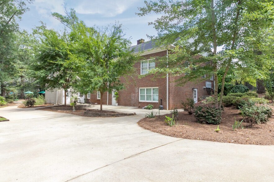 More Photos Of 173 S Lee St, Forsyth Assisted Living For Lease