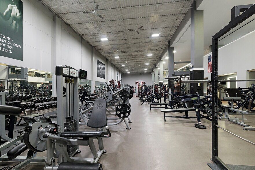 More Photos Of 920 Kehrs Mill Rd, Ballwin Health Club For Sale