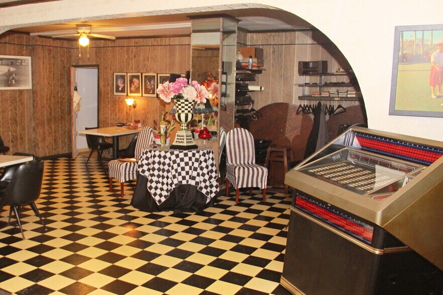 More Photos Of 2311 PA-247, Clifford Township Restaurant For Sale