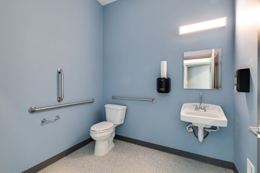 More Photos Of 3305 NW 192nd St, Edmond Healthcare For Sale