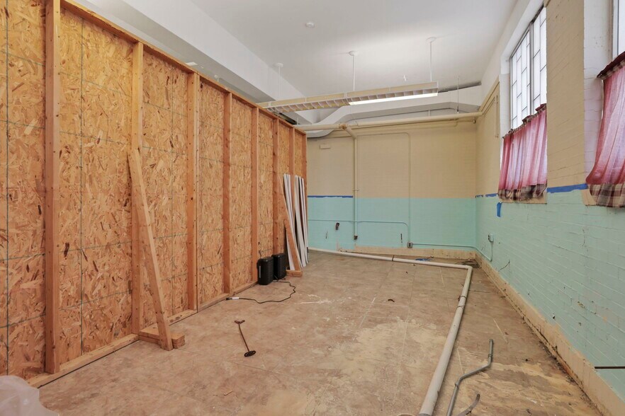 More Photos Of 300 E Auburn Ave, Springfield Office For Sale