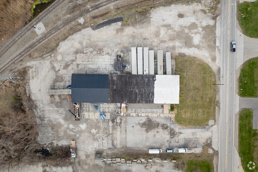 More Photos Of 1045 Matzinger Rd, Toledo Truck Terminal For Lease
