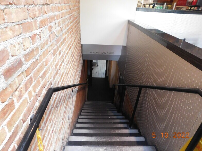 More Photos Of 542 Crescent Blvd, Glen Ellyn Restaurant For Sale