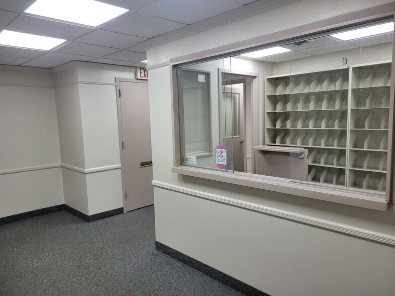 More Photos Of 160 Commack Rd, Commack Medical For Lease