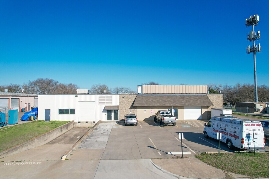 More Photos Of 616 N 5th St, Garland Flex For Sale