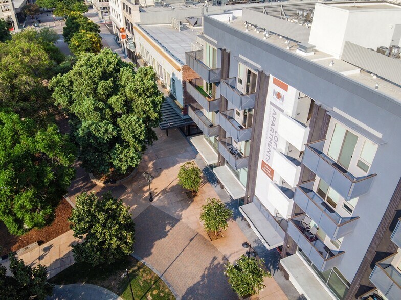 More Photos Of 3870 Main St, Riverside Apartments For Lease