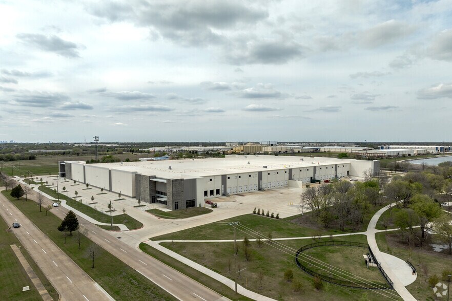 More Photos Of 2700 E Scyene Rd, Mesquite Industrial For Sale