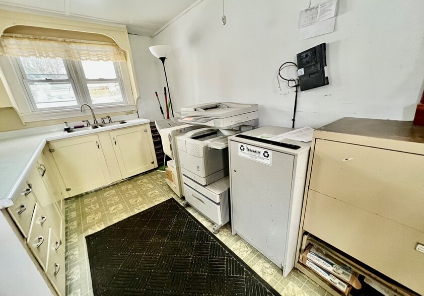 More Photos Of 157 W Bridge St, Oswego Office Residential For Sale