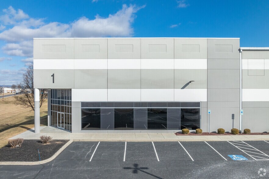 More Photos Of 1 S Shearer Dr, Carlisle Warehouse For Lease