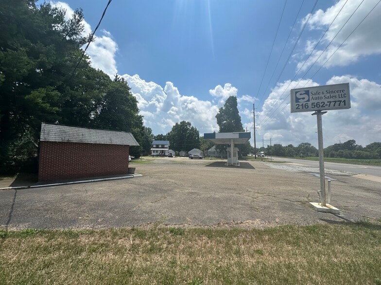 More Photos Of 1204 Erie Ave SW, Navarre Truck Stop For Lease