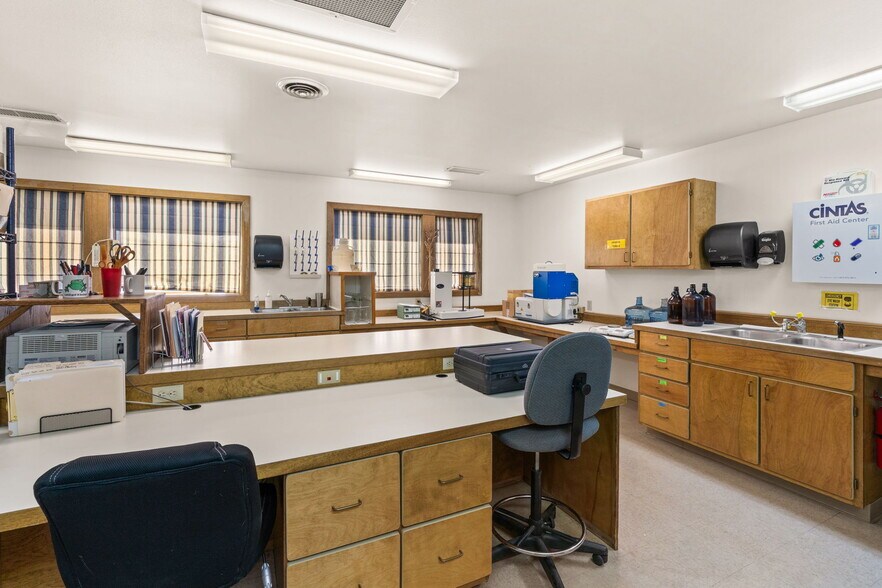 More Photos Of 81 Timberline Dr, Bozeman Freestanding For Lease