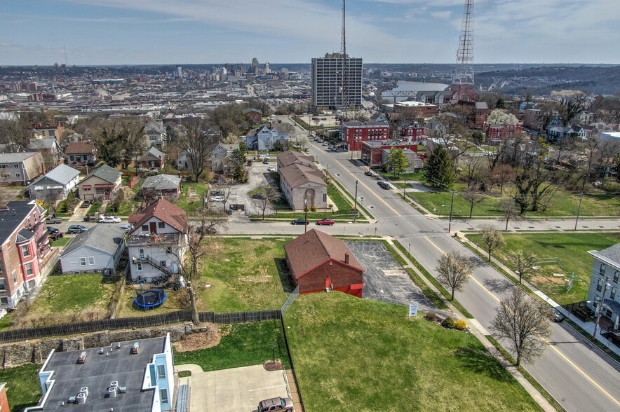 More Photos Of 2918 Price Ave, Cincinnati Office For Lease