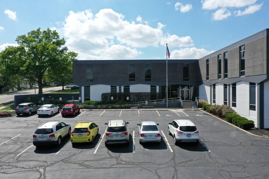 More Photos Of 9140 Ward Pky, Kansas City Office For Lease