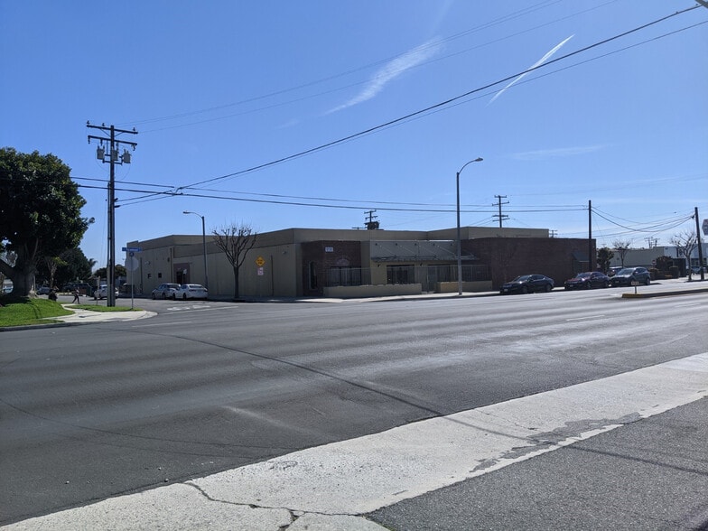 Primary Photo Of 12130 Paramount Blvd, Downey Medical For Lease