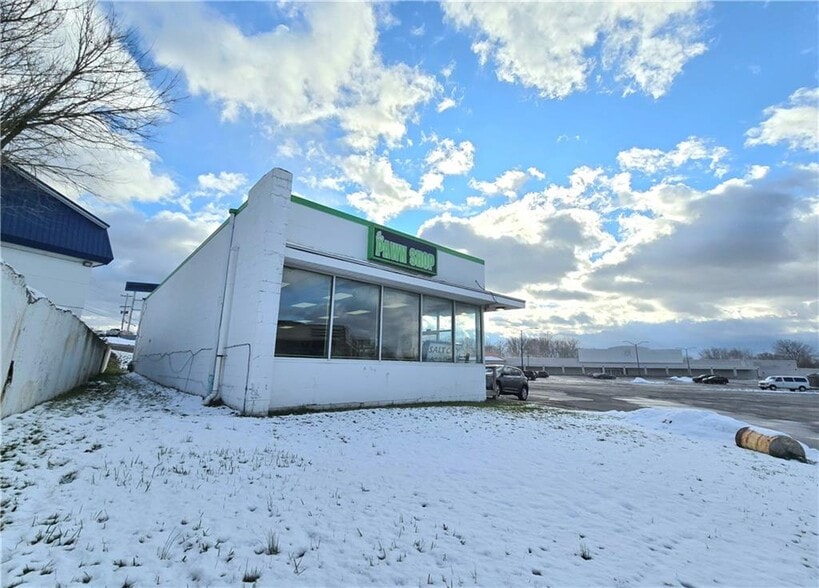 More Photos Of 2803 Brewerton Rd, Mattydale Freestanding For Sale