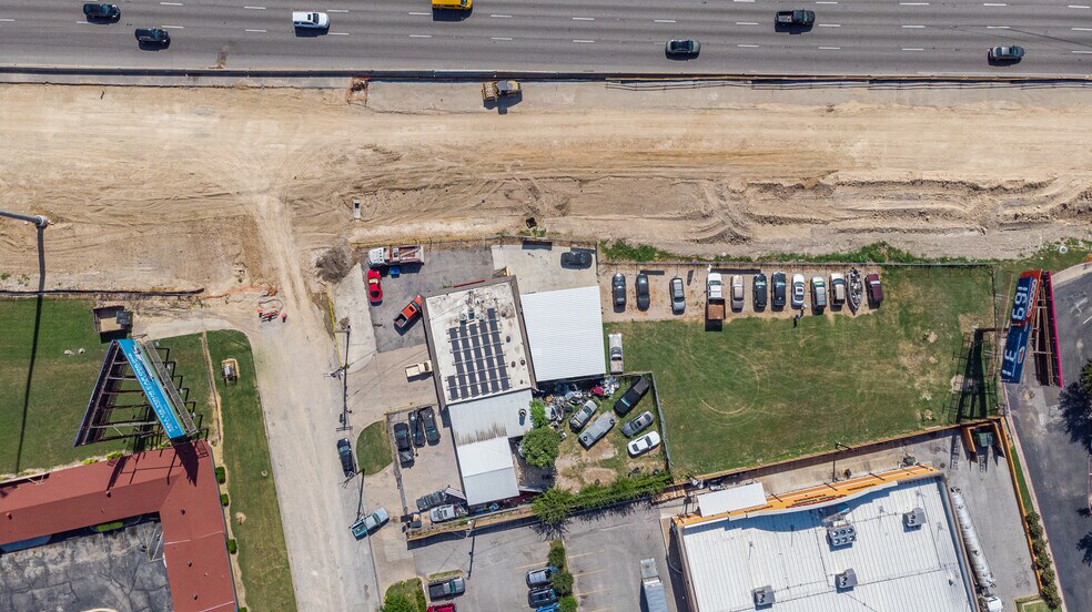 More Photos Of 410 W Elmore Ave, Dallas Auto Dealership For Sale
