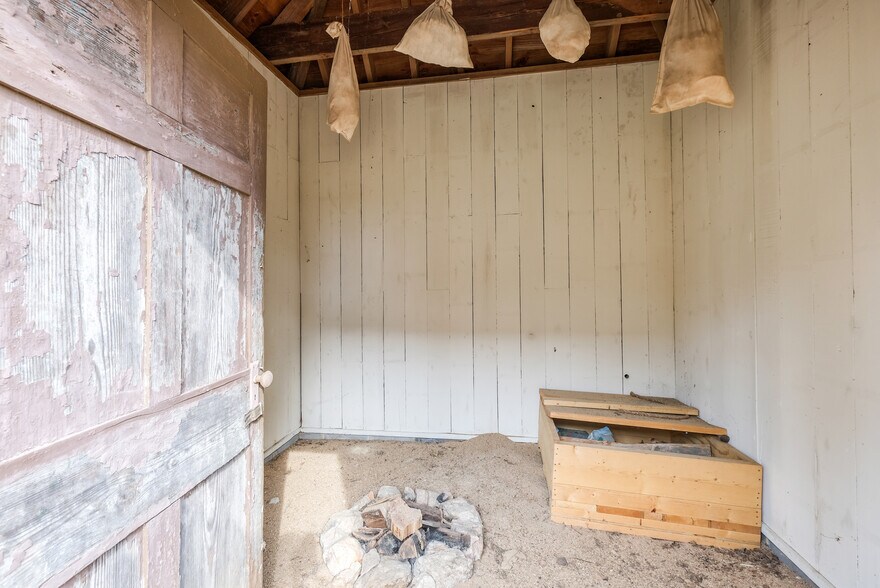 More Photos Of 163 Old Buncombe Rd, Union Specialty For Sale