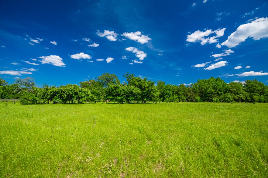 More Photos Of Highway 14, Groesbeck Land For Sale