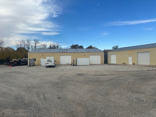 More Photos Of 18130-18134 NW Frontage Rd, Joliet Warehouse For Lease