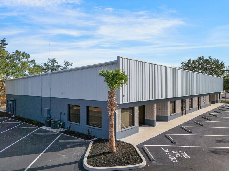 More Photos Of 8141 Blaikie Ct, Sarasota Warehouse For Lease