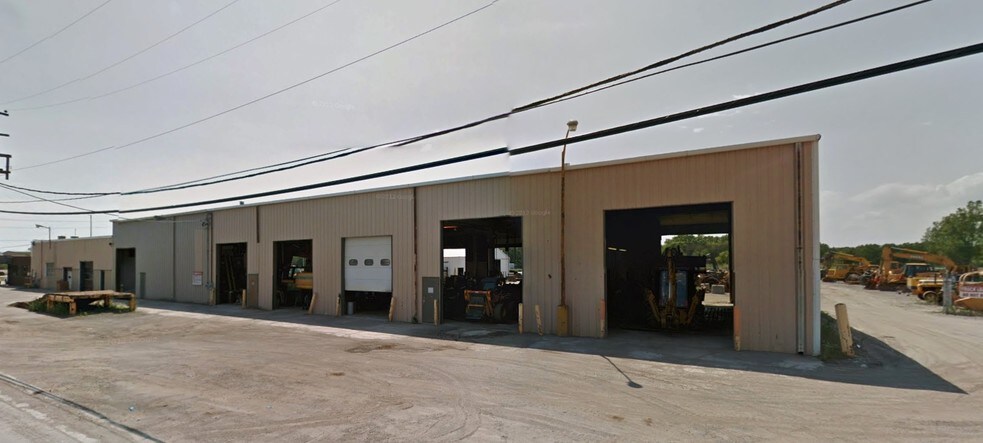 More Photos Of 310 W 162nd St, South Holland Manufacturing For Lease