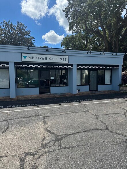 More Photos Of 4407 Old Shell Rd, Mobile Storefront For Lease