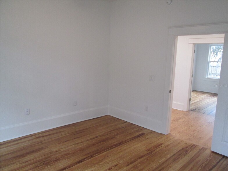 More Photos Of 128 Orange Ave, Leesburg Office Residential For Lease
