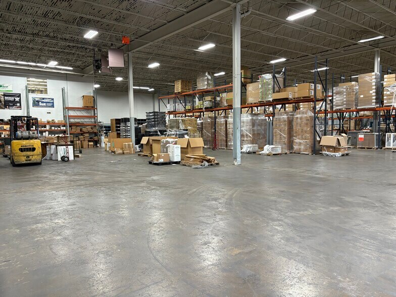 More Photos Of 220 Olympic St, Charlotte Warehouse For Lease